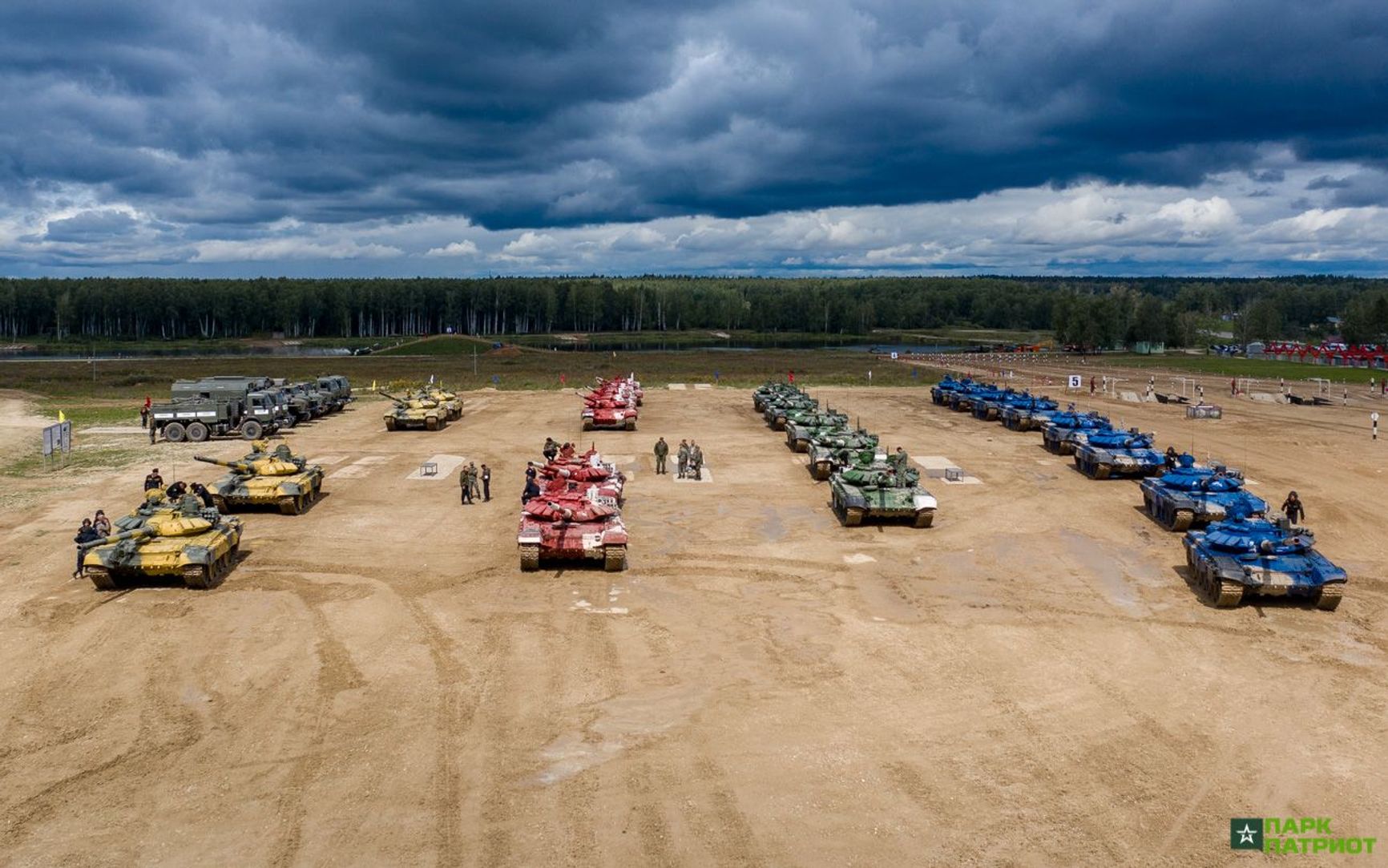 Sergei Shoigu's “Tank Biathlon” at the ArMi-2022 games in Patriot Park in the Moscow Region's Kubinka