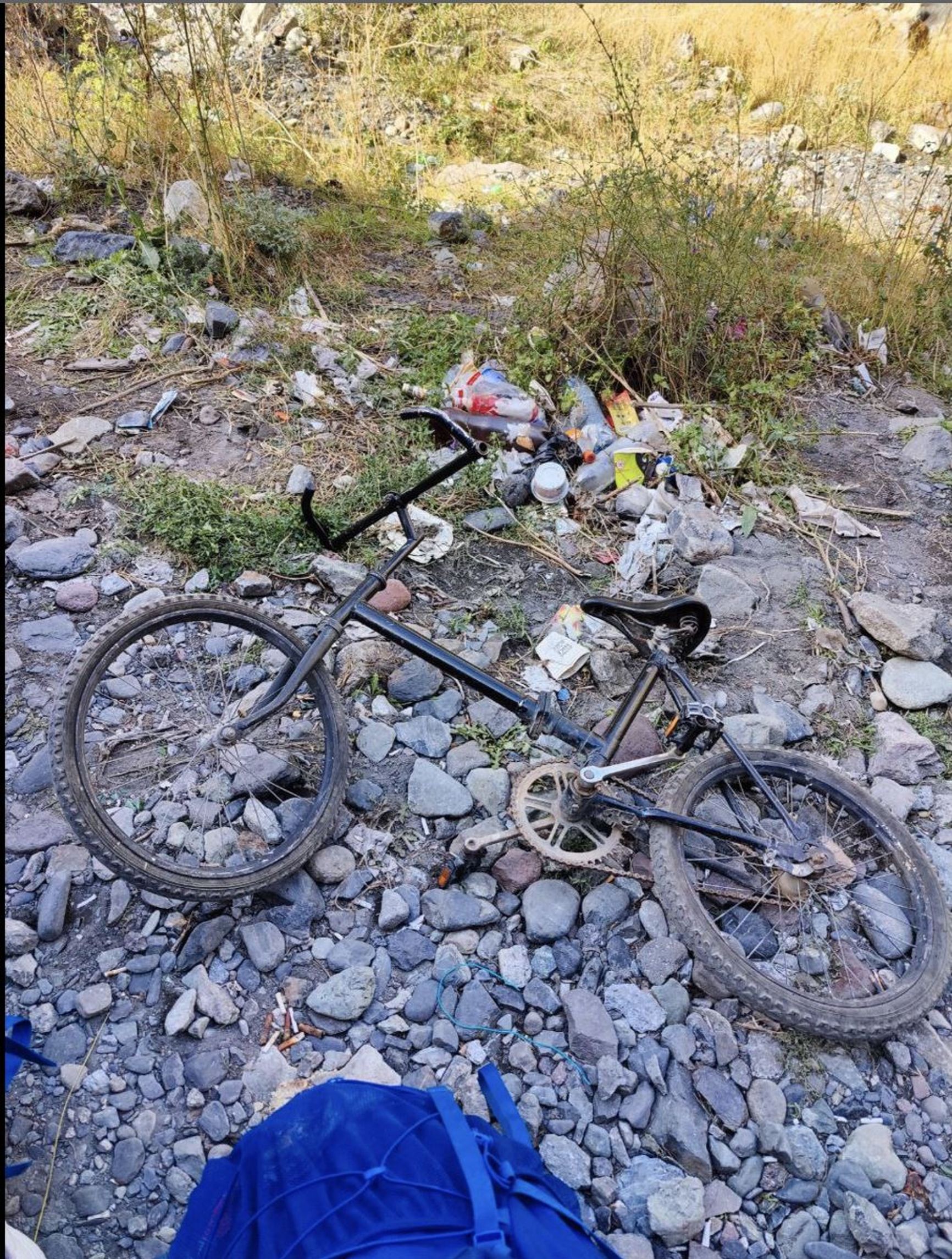 Abandoned bicycles in the neutral zone  Photo by The Insider's interviewee