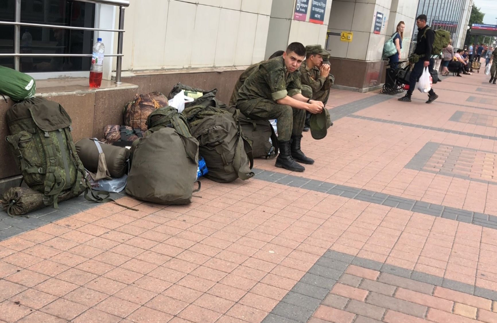 The military at the railway station in Belgorod